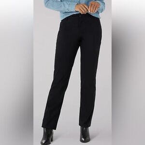 Lee WOMEN'S WRINKLE FREE RELAXED FIT STRAIGHT LEG PANT size 2